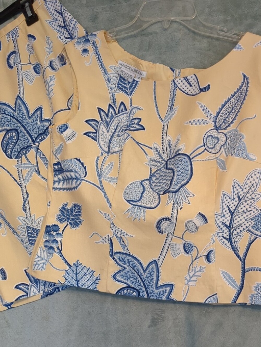 Vintage Maggy London Yellow & Blue Botanical Print Women's Skirt And Fitted Top - Picture 3 of 5